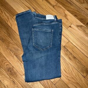 Skinny high rise 8R express jeans